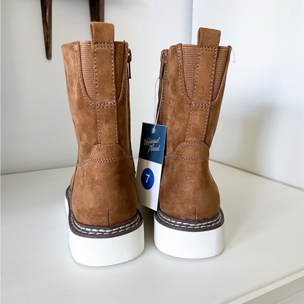 Womens new in box with tags camel color suede ankle boots - Picture 7 of 9